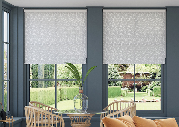 Delicate Foliage, Cloud Grey - Roller Blind - Image 3